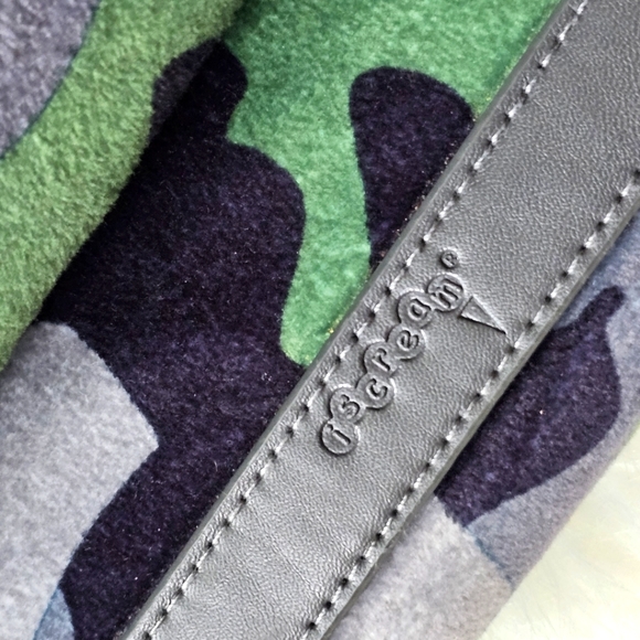 2 iScream Plush Folding Tablet & Laptop Stand with Keyboard Shelf Pillows - Picture 9 of 10